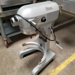 Used Hobart 20 Quart Mixer With Bowl And 2 Tools 