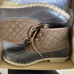 St. John’s Bay Duck Boots Womens Sz 7