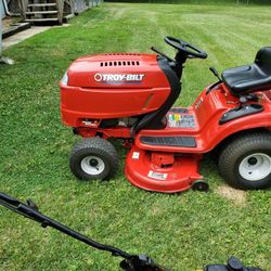 Troy-bilt Super Bronco riding mower new engine