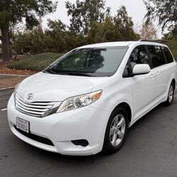 2017 Toyota Sienna