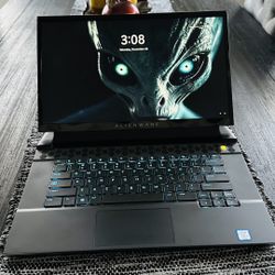 Alienware M15 R2 Mouse And Headphones 