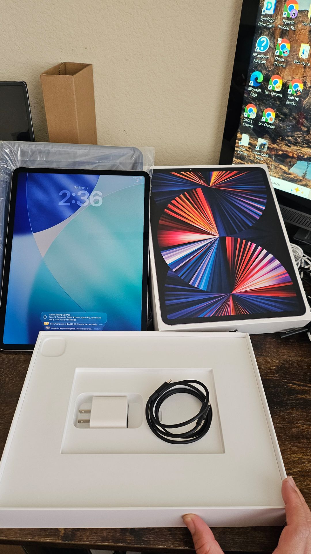 Apple iPad Pro 12.9 6th gen 128gb with Box, used but good working. Have a little dent back near logo (see photo). Comes with box and case