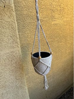 Home goods Hanging basket