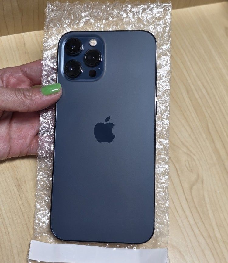 Iphone 12 Pro Max 256GB Unlocked. Price Is Firm. Desbloqueado. El Precio Es Firme.