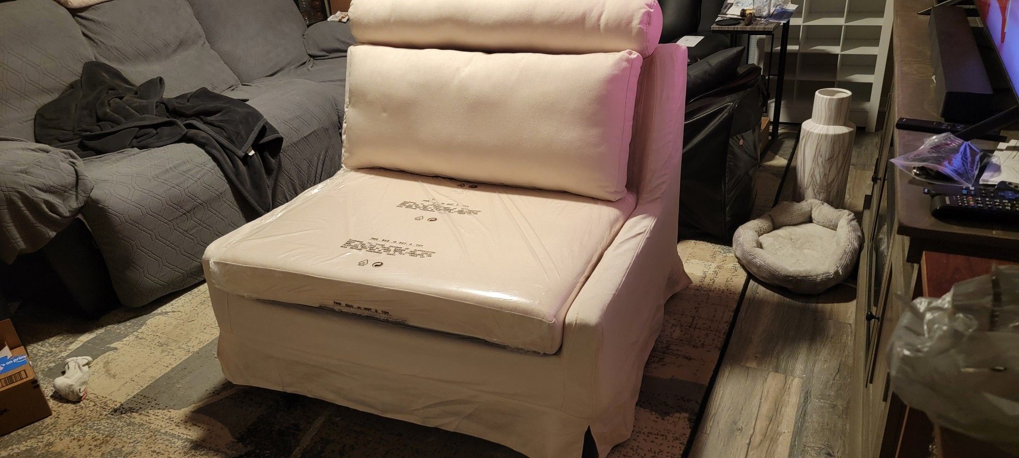 Armless Over Size Chair