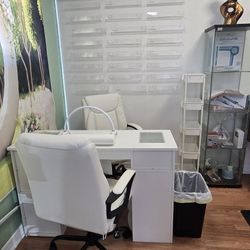 Se Renta Espacio Para Tecnica De Uñas Y Cosmetologa 