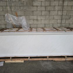 Premium Quartz with Cloud Veining