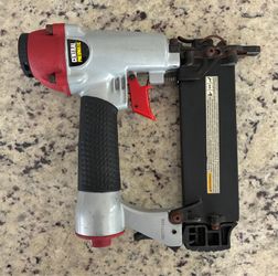 Central Pneumatic 18 Gauge Air Brad Nailer 68021