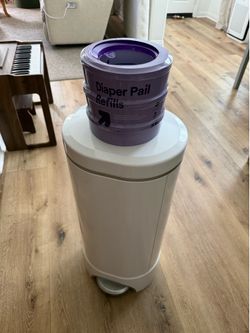 Munchkin Diaper Pail with Bags