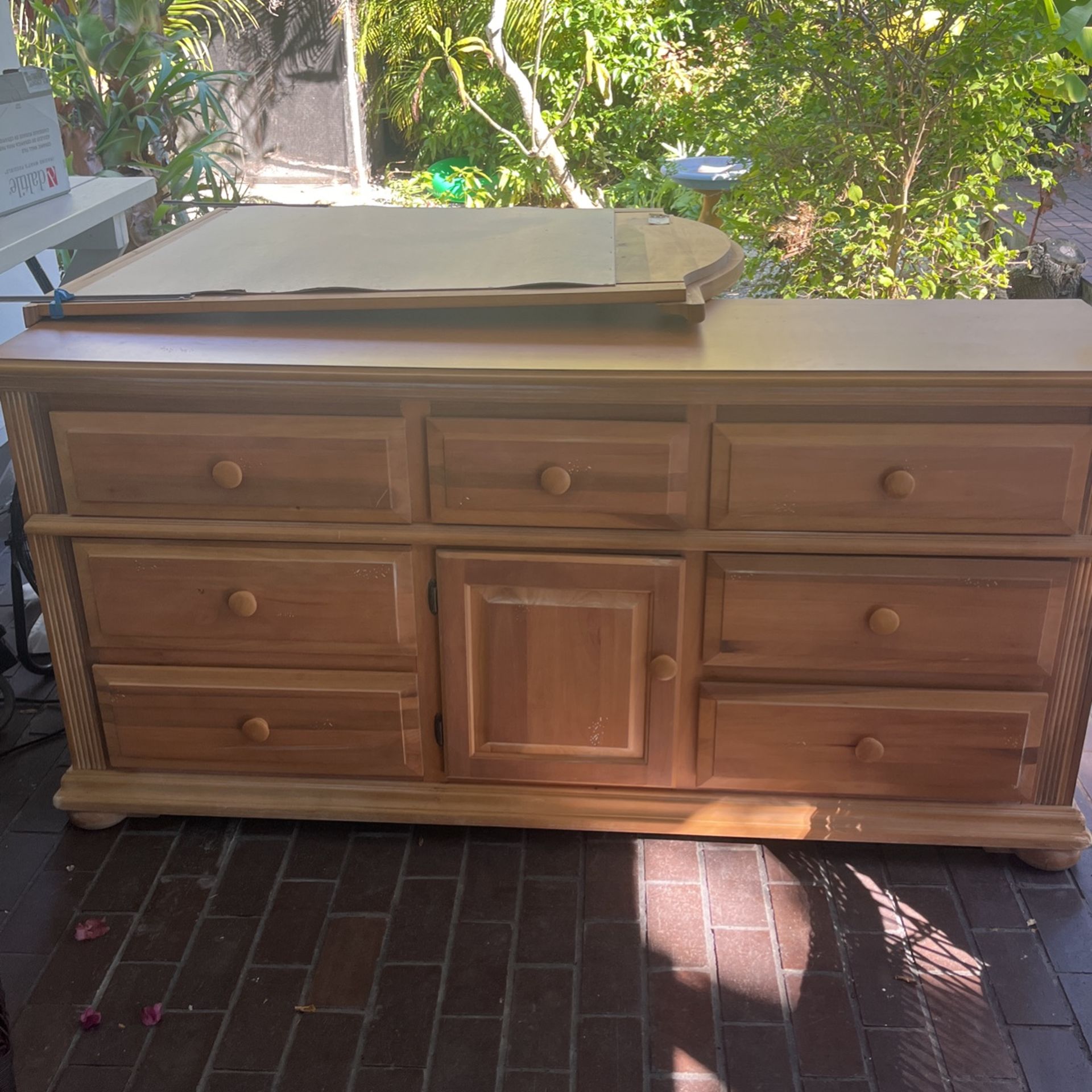 Free 9 Drawer dresses with Framed Mirror