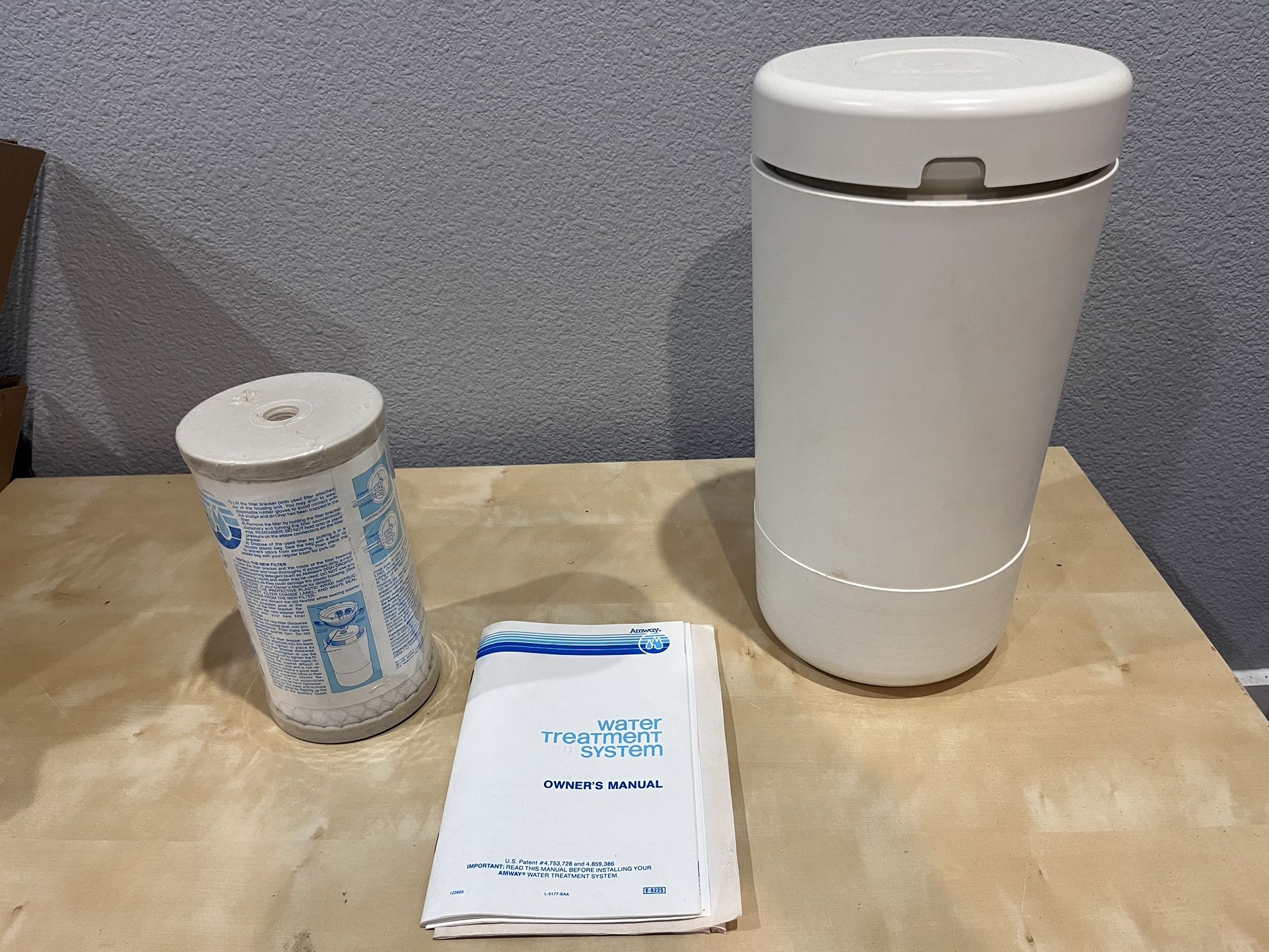 AMWAY WATER TREATMENT SYSTEM E-9232 WITH SEALED FILTER E-9235