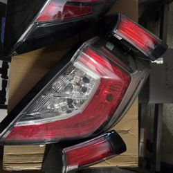 2018 Honda Civi Hatchback Taillight 