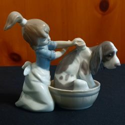 EUC Lladro Bashful Bather Girl & Dog Figurine 5455