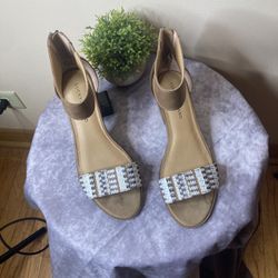 LUCRY BRAND  WOMEN’S SANDALS