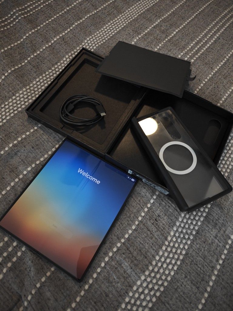 Galaxy Z Fold6 - 256GB - Crafted Black- Unlocked