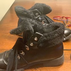 Black Boots With Fur 8.5