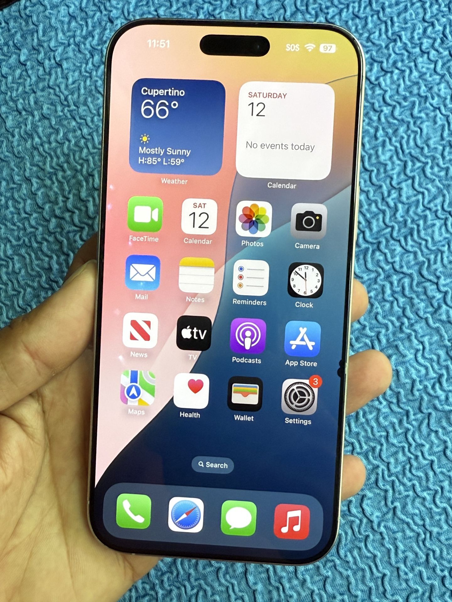 Unlocked Apple iPhone 16 Pro Max 512GB White Titanium.