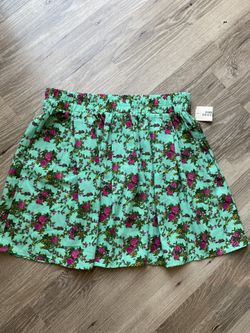Forever21 Women’s floral Skirt! (Size L)