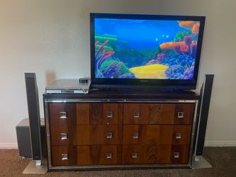 Panasonic tv with surround system/Drawer