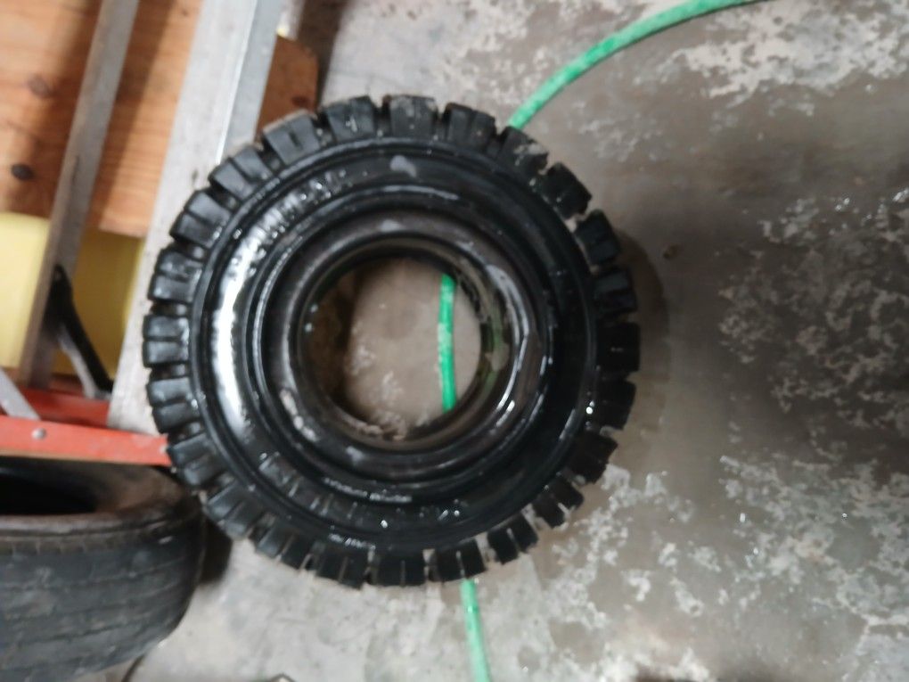 Forklift Tires