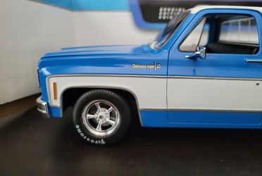 1:18 Chevrolet C10 Custom