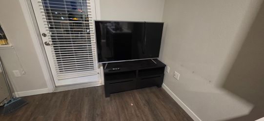Free TV stand