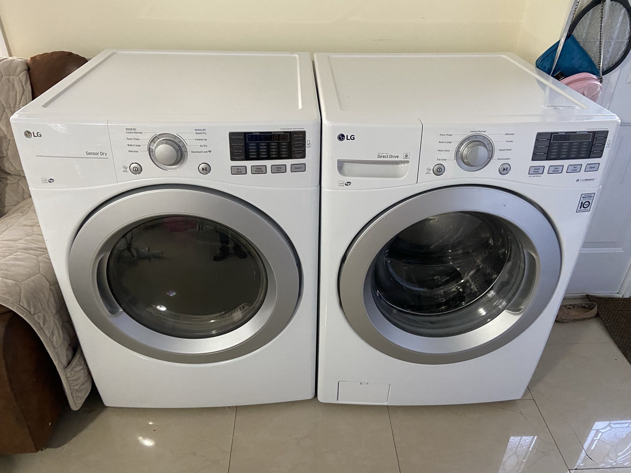 LG Washer And Dryer Set Large Capacity White Working Perfectly Fine 