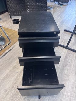 Salon station cabinet