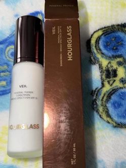 HOURGLASS Veil Mineral Primer
