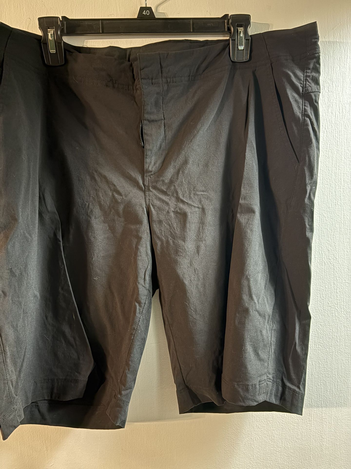 Columbia Hiking Shorts, Womens Sz 18, Black