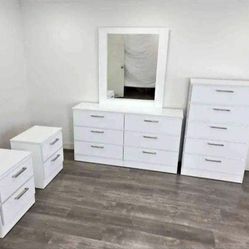 Dresser Whit Mirror, Chest And 2 Nightstands 