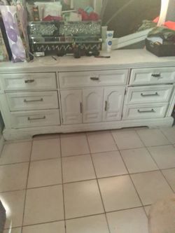 Dresser