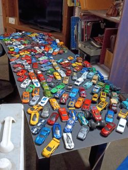 50 loose Hot Wheels $20