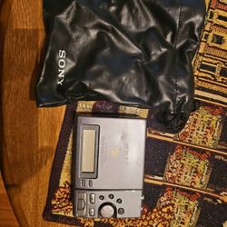 Sony MiniDisc Player Recorder – Turns On – Vintage Collectible