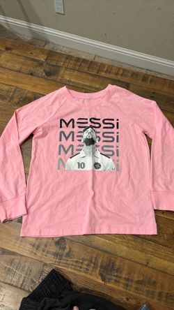 Pink Messi shirt youth large