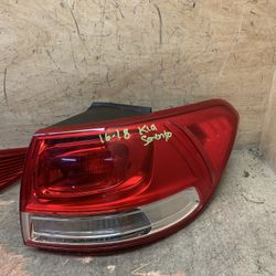 2016-2018 Kia Sorento Passenger Side Tail Light