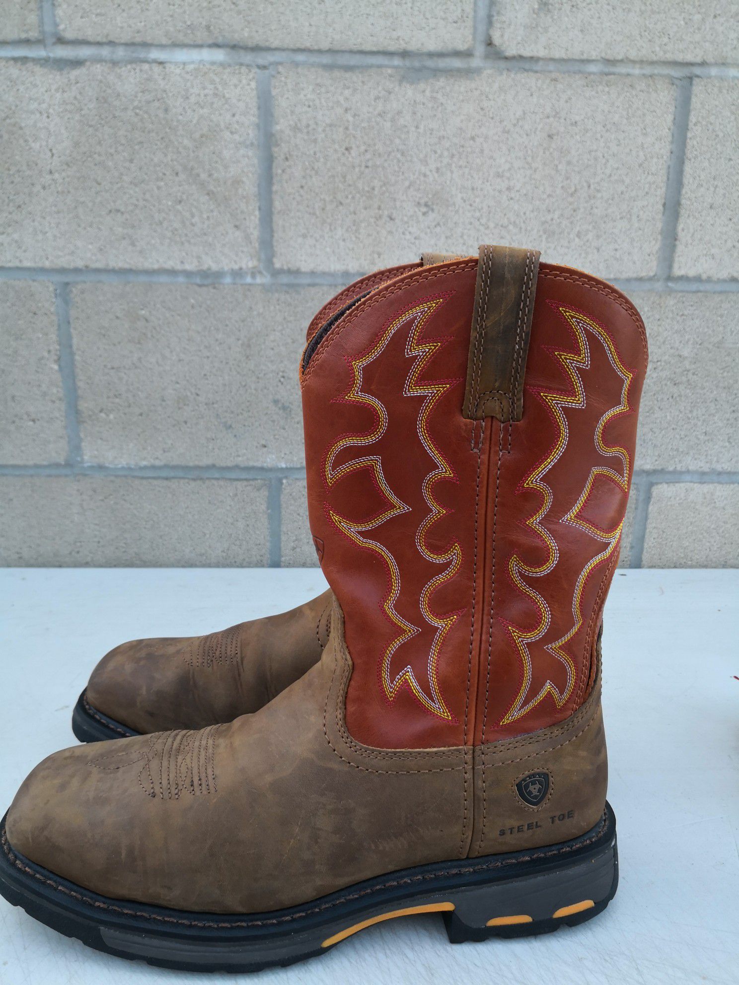 Ariat steel toe work boots size 10D