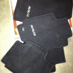 Toyota Rav4 Floor Mats