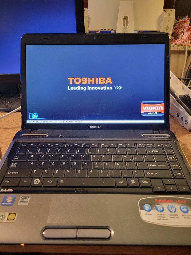 $75 Toshiba Satellie L645d Linux Mint 8gb Ram 500gb HDD
