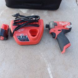 IMPACT DRILL MILWAUKEE 
