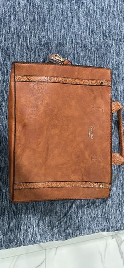 Dart marks purse