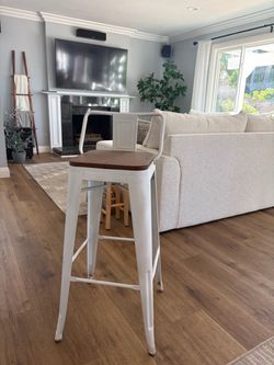 4 stackable bar stools to restore