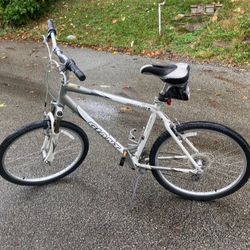 Giant Sedona DX Bike