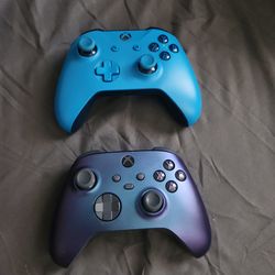 Trade 2 Xbox controllers for one ps5 controller