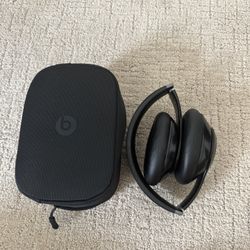 Beats Studio Pro