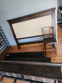 Nice King head board wirh full slats and side skirting
