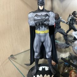 Batman Statue 