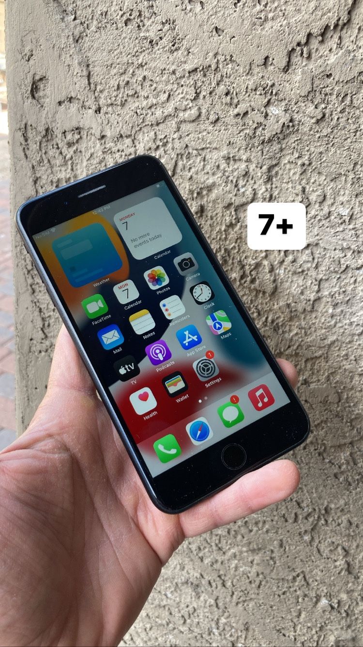 Iphone 7+ Plus. Like New And Unlocked! No Tax