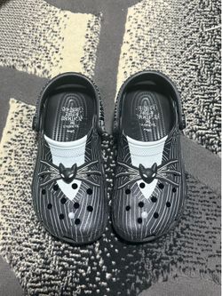 Jack skellington crocs 5y/ 7W