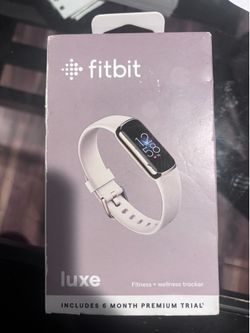 Fitbit Luxe Fitness & Wellness Tracker – White/Soft Gold